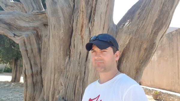  Romain,   , 44 ,   ,   