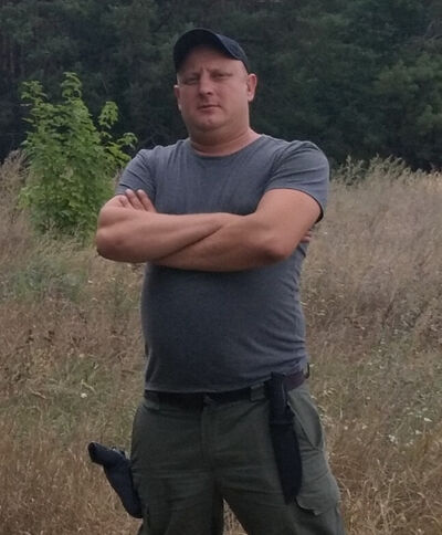  ,   Zhenek, 40 ,   ,   , c 