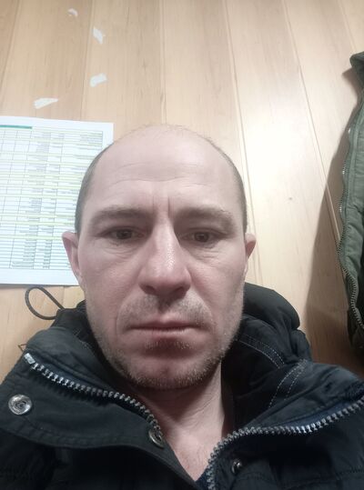  ,   Viktor, 38 ,   ,   