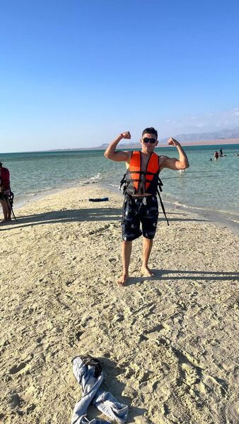  ,   Sanjar, 36 ,   c 