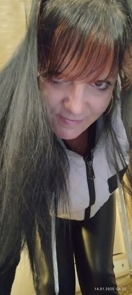  ,   Lana, 40 ,   ,   , c , 
