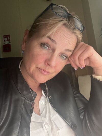  ,   Eva, 46 ,   