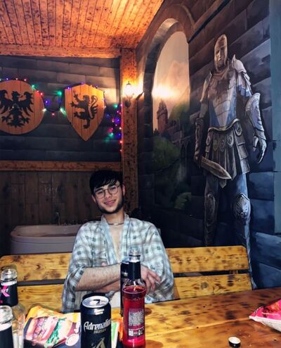  ,   Fedya Salikh, 25 ,   ,   