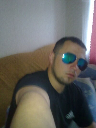  ,   Artur, 32 ,   ,   , c 