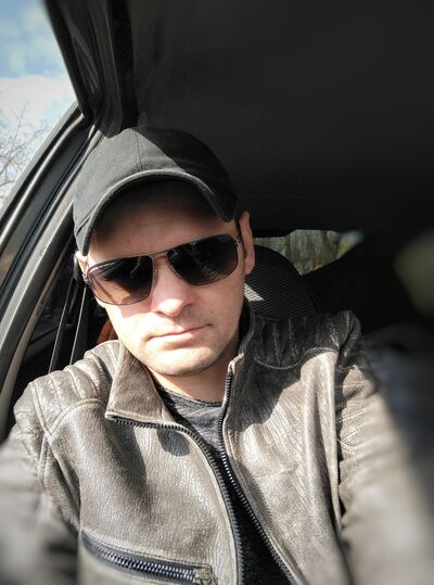  ,   Alexander, 37 ,   c 