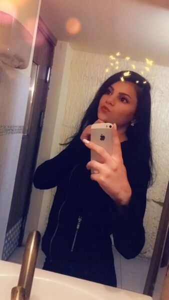  -,   Vanessa, 28 ,   ,   