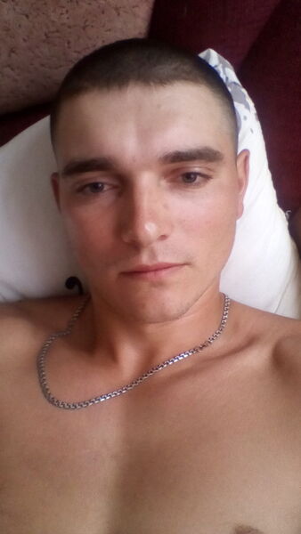  ,   Viktor, 31 ,   