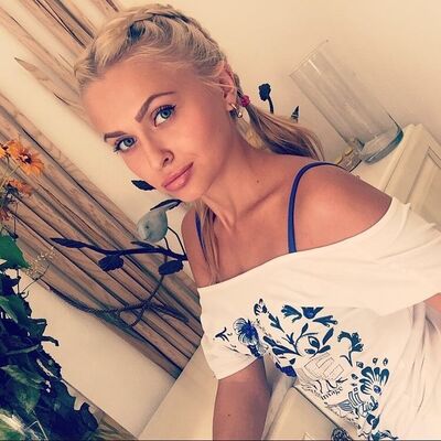  ,   Barbie, 27 ,   ,   , c , 