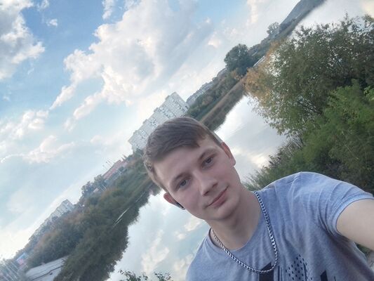  -,   Maksim, 21 ,   ,   