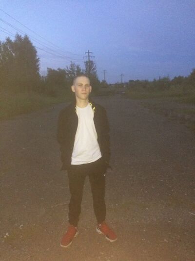  ,   Pasha, 21 ,   
