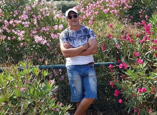 ,   Stanislav M, 49 ,     , c 
