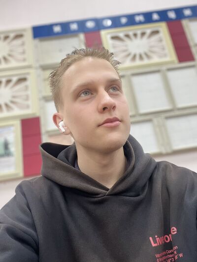  ,   Anton, 21 ,   ,   