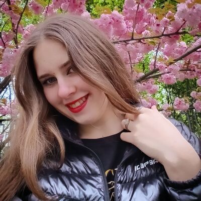  ,   Julia, 19 ,   ,   , 