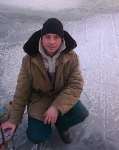  ,   Maks, 44 ,  