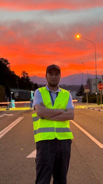  ,   Omurzak, 29 ,   c 