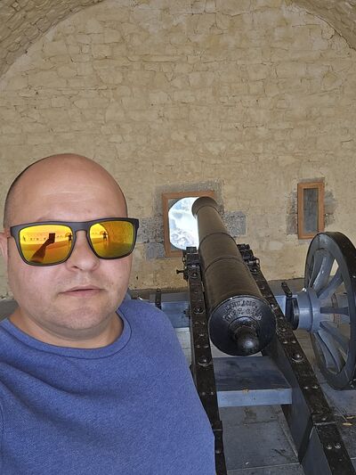  ,   Oleg, 42 ,   ,   