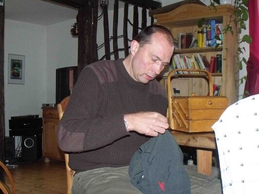  -,   Kenneth Mill, 64 ,     , c 