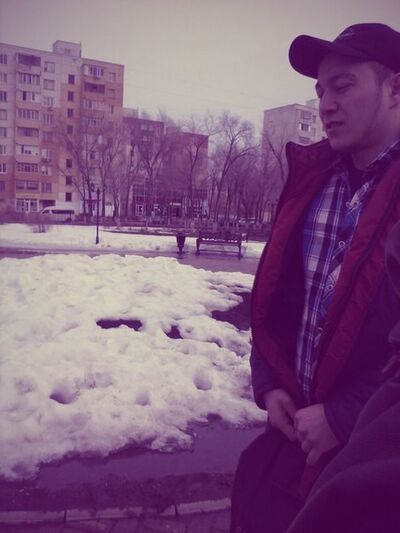  ,   Zhaslan, 32 ,   