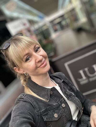  Praha,   Elena, 38 ,   c , 