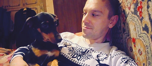  ,   Sima Maks, 32 ,     , c , 