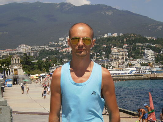  ,   Kolja, 42 ,   