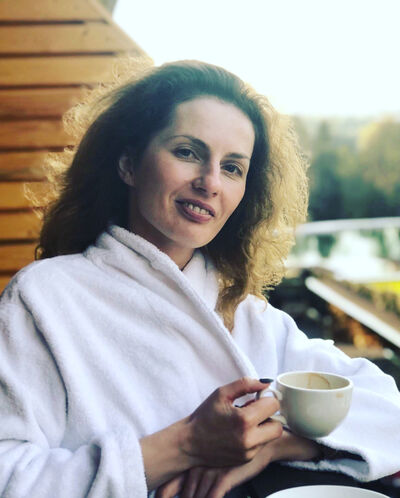  ,   Kate, 37 ,  