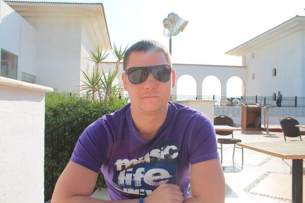 -,   Leo, 36 ,   ,   , c 
