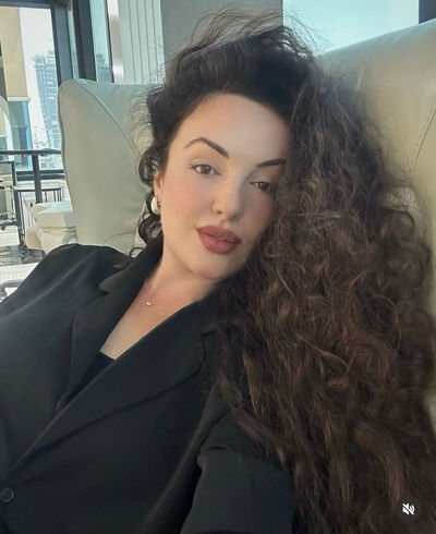  ,   Tamilla, 37 ,   c 
