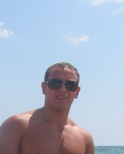  ,   Artur, 42 ,   ,   