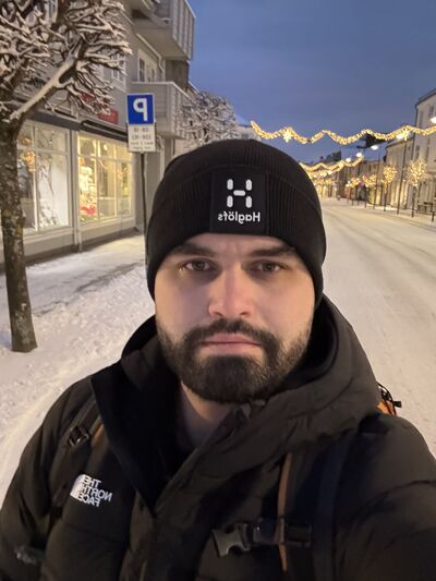  ,   Artem, 37 ,   ,   