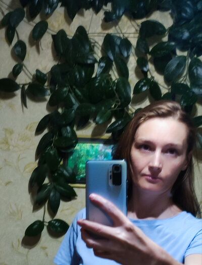  ,   Lidiia, 44 ,   c 