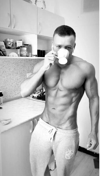  -,   Nikolas, 33 ,   ,   