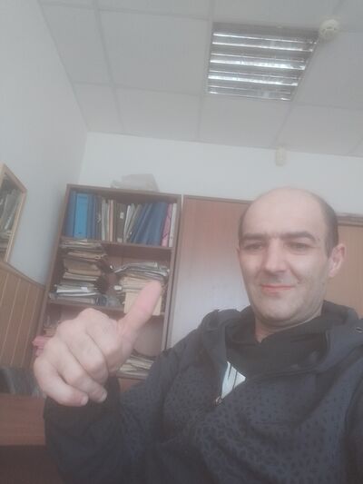  ,   Sargis, 37 ,   ,   