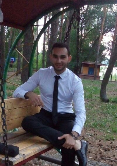  ,   Artyom, 24 ,   