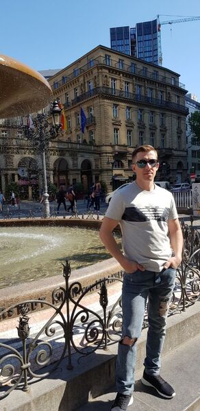  Frankfurt am Main,   , 43 ,   ,   , c , 