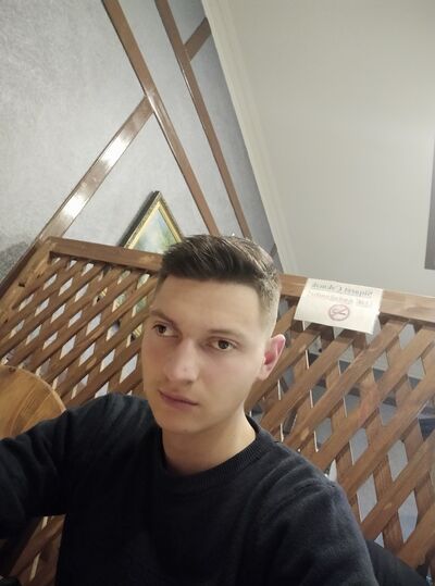  ,   Rafael, 25 ,   ,   , c , 