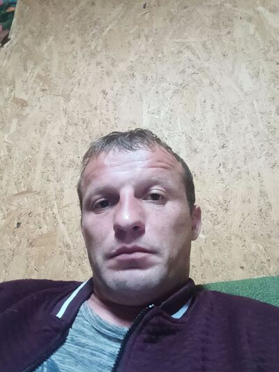  ,   Arturas, 33 ,   ,   