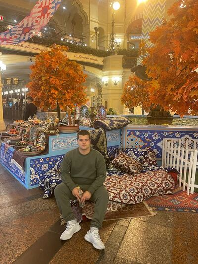  --,   Viktor, 25 ,   ,   