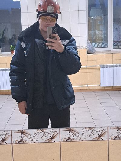  ,   Denis, 32 ,   ,   