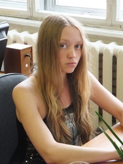 Знакомства Харцызск, фото девушки Ольга, 18 лет, познакомится для флирта, любви и романтики