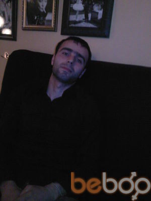  2049391  Artur, 43 ,    