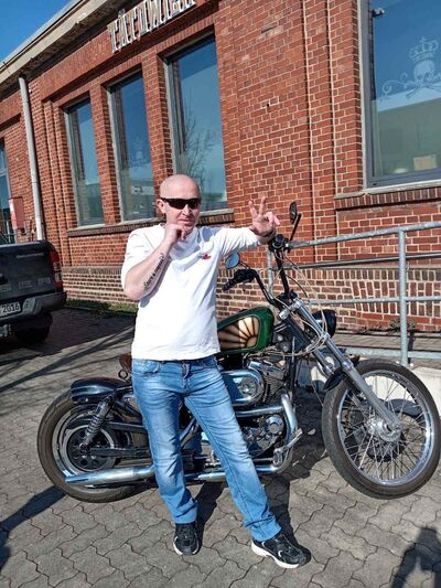  Natland,   , 42 ,   ,   