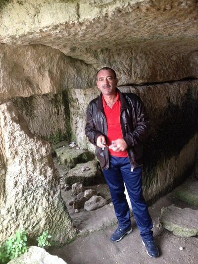  ,   Ruslan, 52 ,   ,   , c 