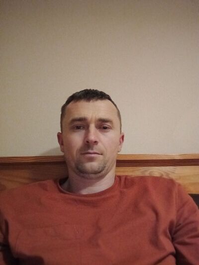  ,   Tudor, 42 ,   ,   