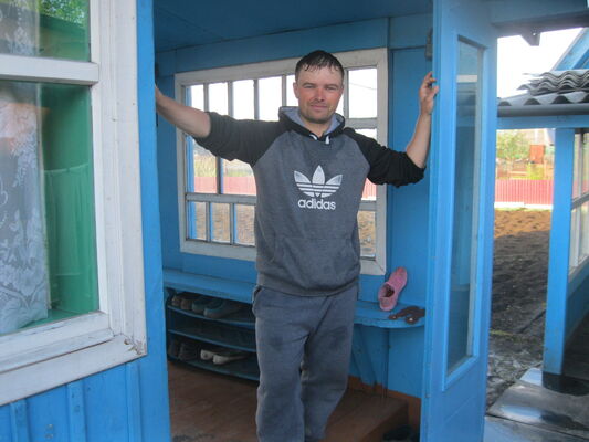  ,   Anton, 39 ,   