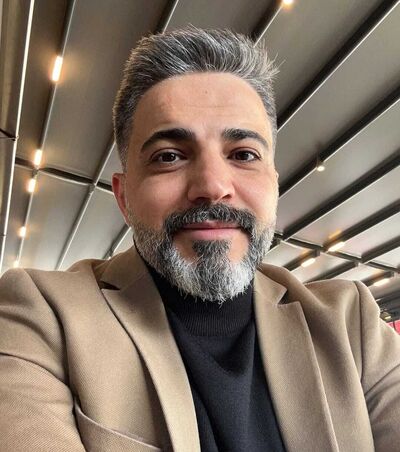  ,   Tas Akif, 54 ,   c 