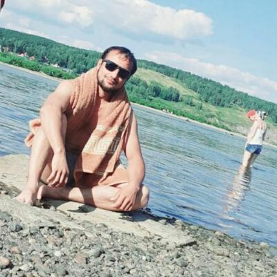  ,   Farxodjon, 33 ,   c 