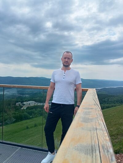  ,   Mihail, 44 ,   ,   