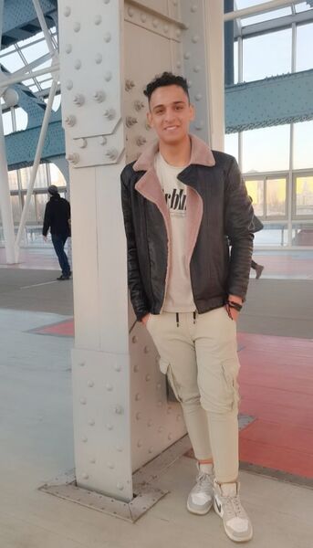  ,   Adel, 24 ,   ,   