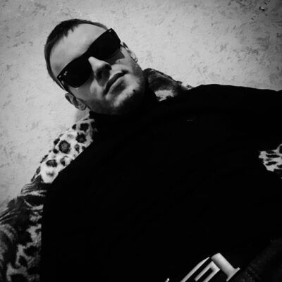  ,   Anton, 37 ,   